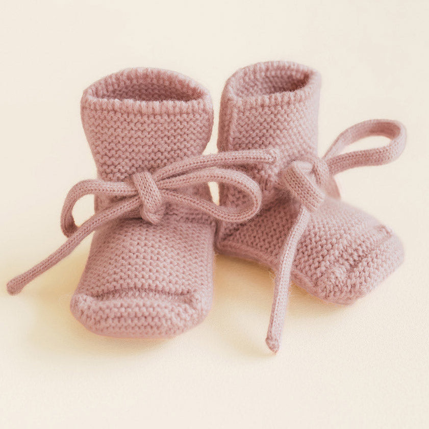 Booties HVID - powder (0-9 maanden)