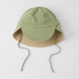 Cloby zonnehoedje UPF50+ - Olive green/sandy beach 0-6 maanden